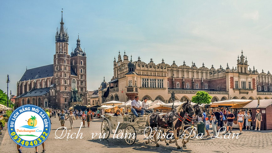Dạo thành phố bằng xe ngựa ở thủ đô Krakow